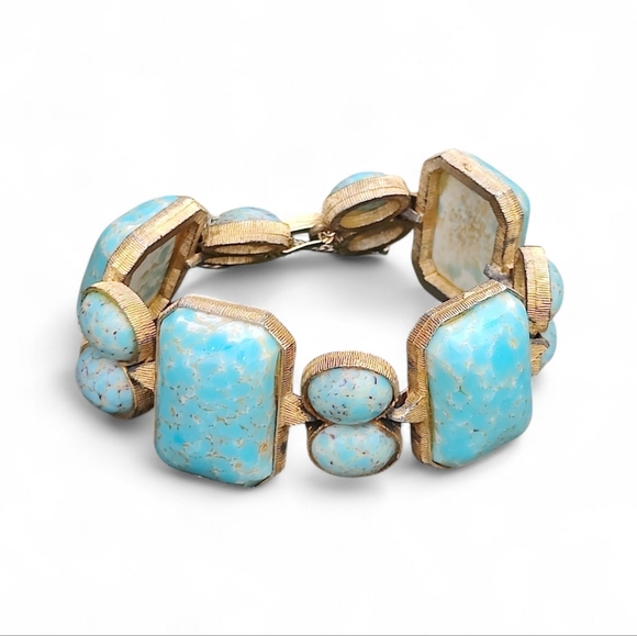 Vintage Jewelry - Vintage Turquoise Peking Glass Bracelet